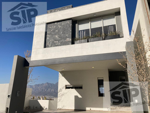 Hermosa Casa En Venta Arriba De Leones - Dominio Cumbres