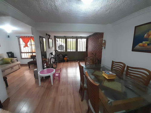 Casa En Venta En Alcazares-manizales (279054186).