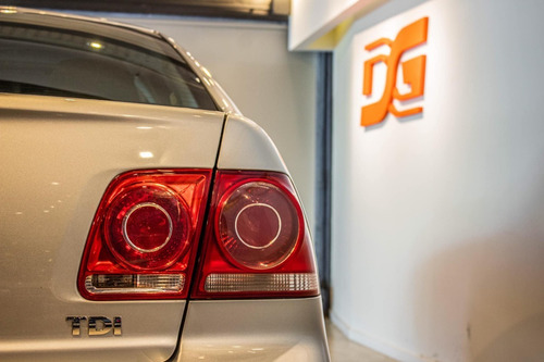 Imagen 9 de 14 de Vw Bora 1.9 Tdi Trendline 150.000km 2011 Gris