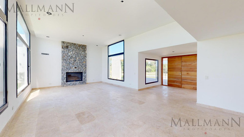 Excelente Casa A Estrenar A La Laguna En Pilara - La Calesa