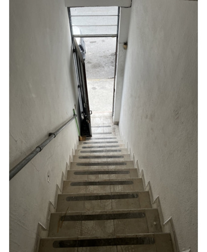 Local Comercial Con Oficinas En Venta En El Centro De Monterrey