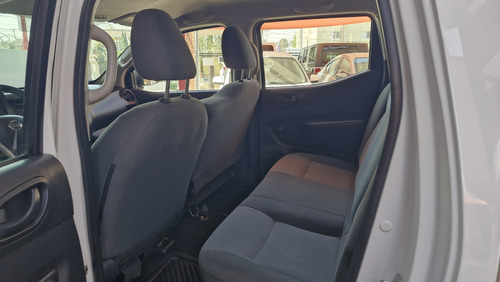 Nissan NP300 2.5 Doble Cabina S Aa Pack Seg Mt