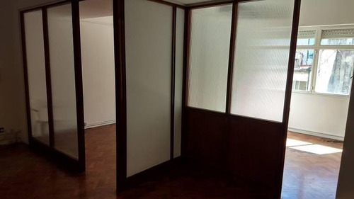 Imagen 2 de 22 de Oficina De 50m2 - Dos Despachos - Recepcion - Kitchenette Separada - Baño Completo