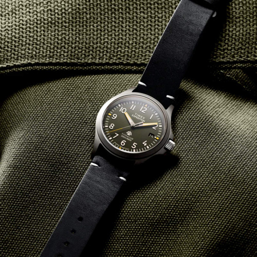 Relógio Timex Expedition Titanium Cristal Safira Tw2w78100 Correia Preto Bisel Prateado Fundo Verde-musgo