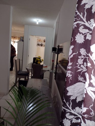 Apartamento, 2 Quartos 1 Banheiro, Cozinha E Sala
