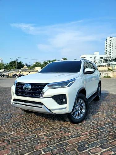 Toyota Fortuner Srv Turbodiesel 4x2 Automática 7 Puestos