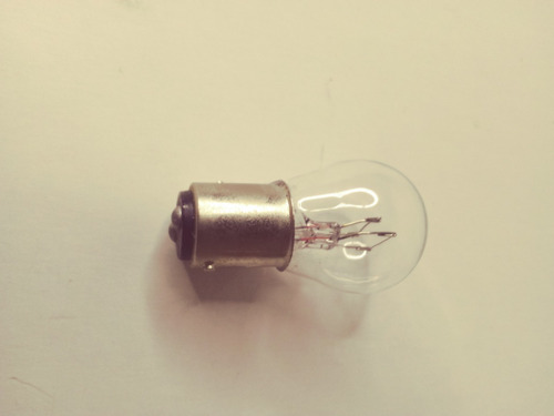 Bombillo Luz Trasera 2 Cont 4fila 24volt 32/4cp 1034 Koshiyo