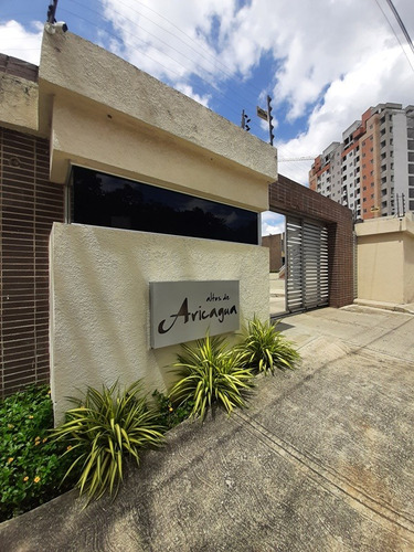 En Venta Town-house, En Mañongo Conjunto Residencial Altos De Aricagua, Municipio Naguanagua Estado Carabobo  Venezuela / Emer.