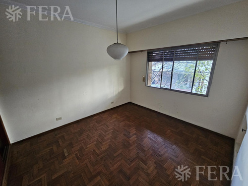 Venta De Casa De 4 Ambientes Con Cochera Y Quincho En Piñeyro