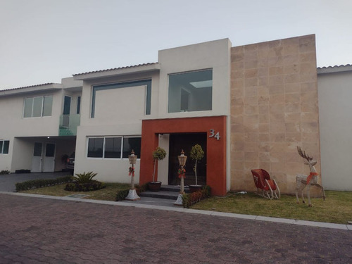Casa En Venta O Renta En El Mesón, Calimaya 4 Recamaras 520 M2 Construccion