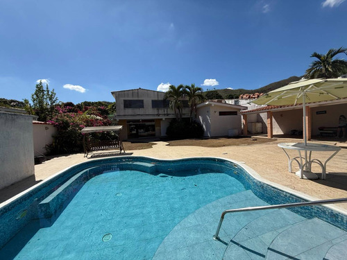 En Venta Casa En Guaparo Calle Cerrada En Valencia