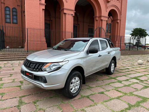 Imagen 1 de 17 de Mitsubishi L200 2.4 Cab Dob 4x4 2abag Abs Espejos Pr.caja