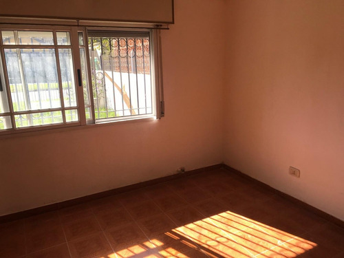Imagen 8 de 17 de Venta. Propiedad Con Dos Ph De 2 Ambientes - San Miguel