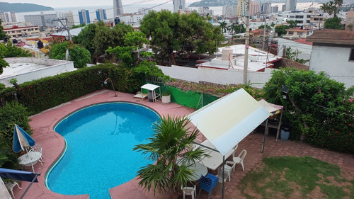 Amplia Y Céntrica Casa En Acapulco Dorado, Para 20 Personas.