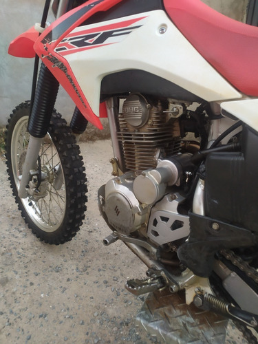 Imagem 4 de 6 de Honda Crf 230f