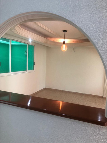 Imagen 7 de 8 de Hermosa Casa Con 3 Recamaras Y Cuarto De Servicio
