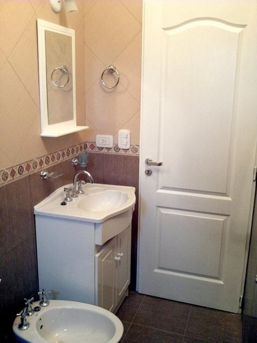 Imagen 8 de 14 de Edificio De Departamentos En Venta, Ideal Inversor, Moron.