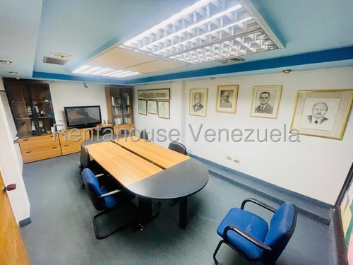 Y.t. Edificio En Venta, La Candelaria Mls #25-11506