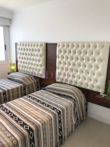 Imagen 13 de 17 de Departamento En Venta En Playa Mansa, 2 Dormitorios Y Medio.
