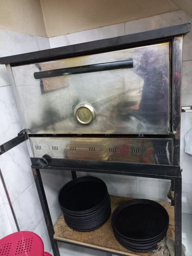 Imagen 1 de 4 de Vendo Horno Pizzero De 6 Moldes En Perfecto Condiciones Func