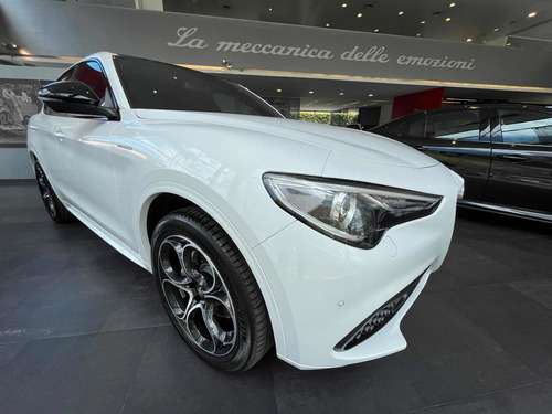 Imagen 2 de 3 de Alfa Romeo Stelvio Stelvio Veloce Q4