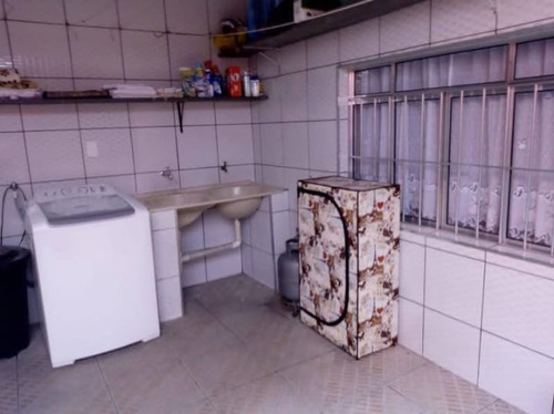 Sobrado Com Três Quartos E Três Banheiros