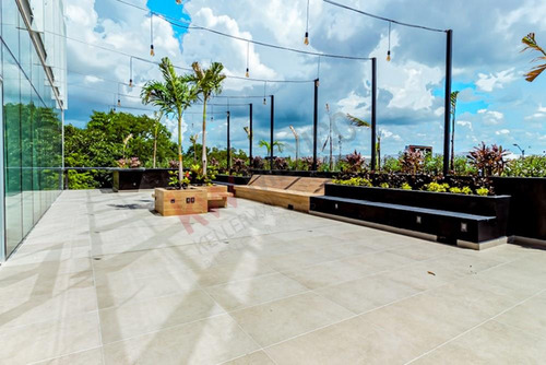 Oficna En Venta En Humana Workcenter, Playa Del Carmen.