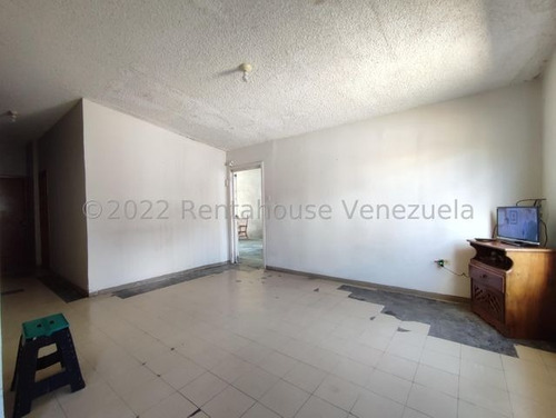 Imagen 5 de 17 de Cómoda Casa Urbanización El Orticeño-palo Negro 23-9004 Ejc