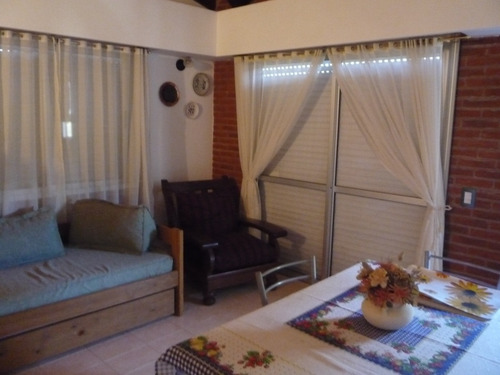 Imagen 7 de 10 de Vendo Complejo De 4 Departamentos Juntos O Separados
