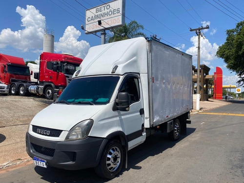 Imagem 2 de 11 de Iveco Daily 35s14