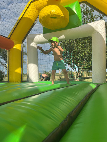 Inflable Infantil Cancha De Fútbol Y Básquet. Solo Retiro Amarillo (Usado)
