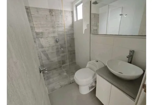 Apartamento Con Hermosa Vista Segundo Piso Con Ascensor