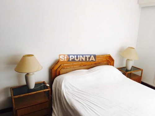 Imagen 11 de 12 de Apartamento En Playa Mansa Alquiler