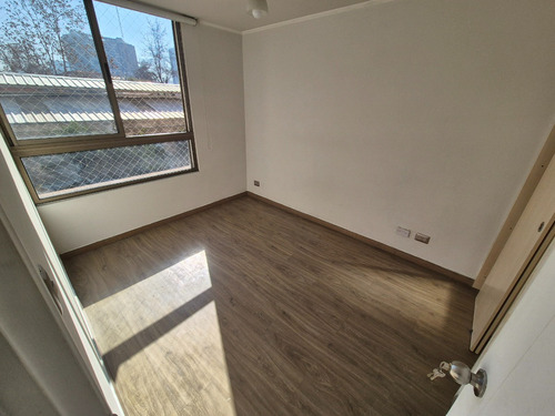 1 Dorm 1 Baño. Santa Elena 1631. A Pasos Metro Ñuble