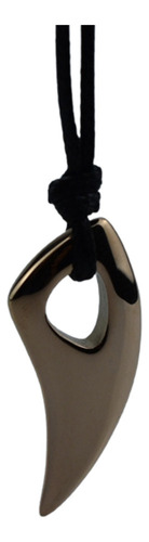 A Collar Con Colgante Ajustable En Forma De Diente De Lobo