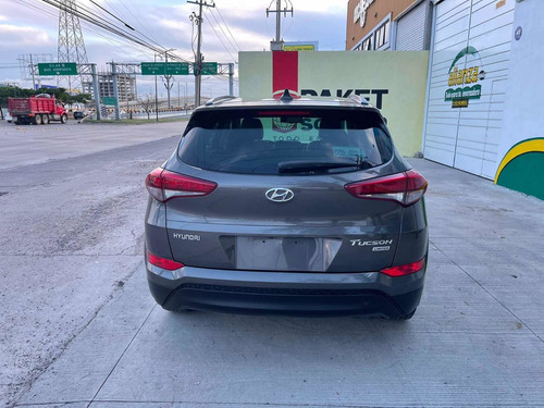 Imagen 8 de 13 de Hyundai Tucson 2018 2.0 Limited At
