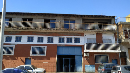 Vendido - Excelente Galpon Industrial Sobre 2 Lotes Zona Industrial - Vendido -