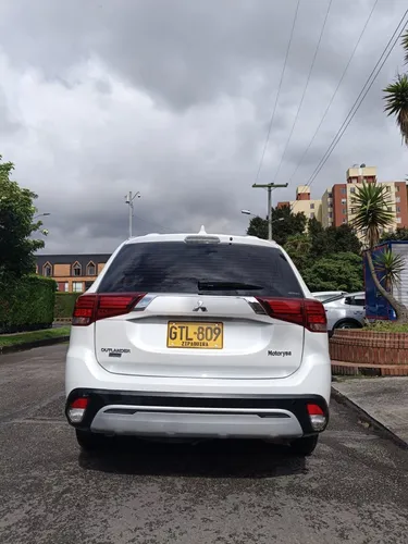 Mitsubishi Outlander Kaiteki 2.4 Full 4x4 At 7 Psj 2020