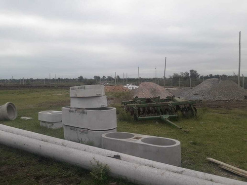 Lote De 10x30, Barrio Semicerrado, Oportunidad. La Plata