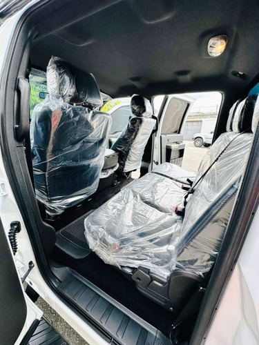 Imagen 15 de 18 de Ford F-250 Super Duty 2015 V8 4x4 Automático