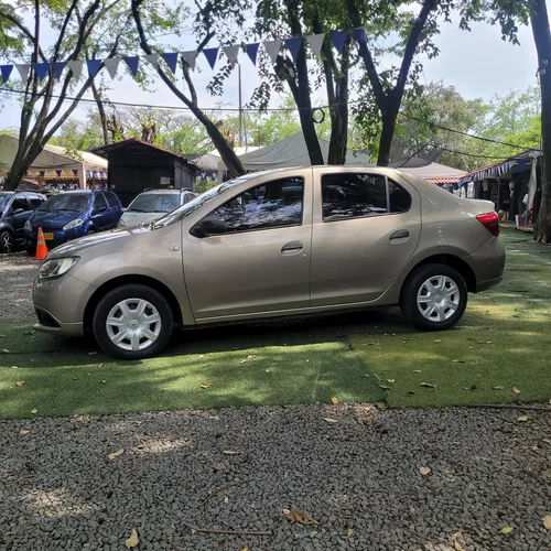 Renault Logan 1.6 Authentique