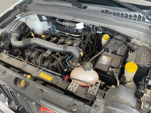 Jeep Renegade 1.8 Flex Aut. 5p