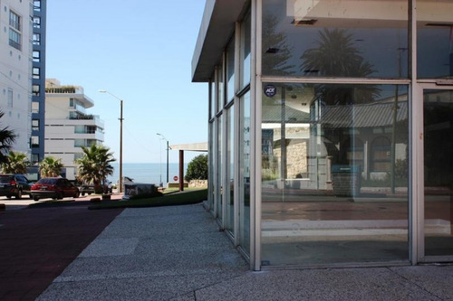 Alquilo Local En Peninsula, Punta Del Este- Ref: 3128