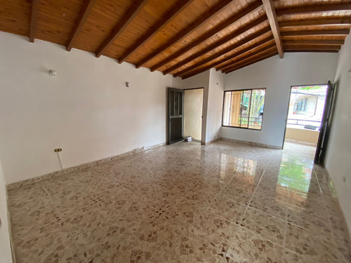 Vendo Casa De Dos Niveles En La Floresta La Pradera 110m2