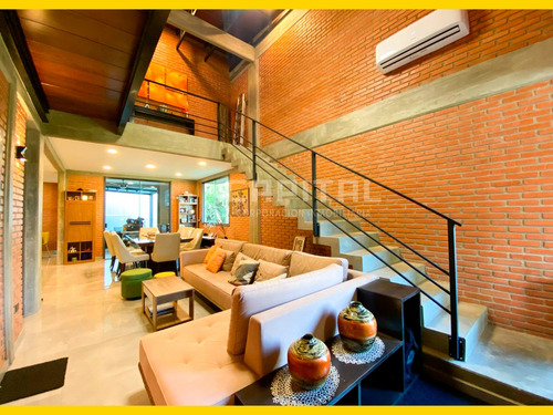 Moderna Casa En Venta En El Urubo Condominio Mirage