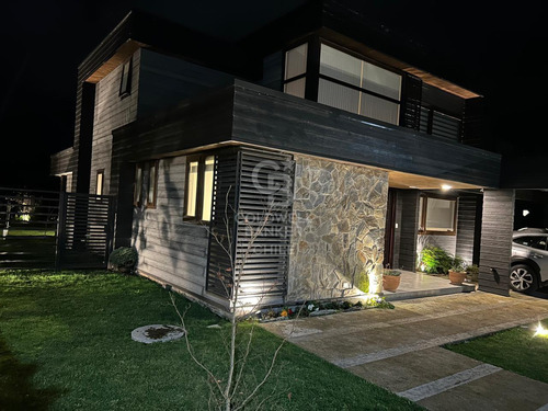 Linda Y Moderna Casa En Barrio Faro Los Colonos