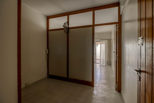 Oficina Impecable En Primer Piso De Edificio , Ideal Consultorio