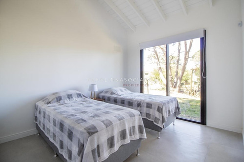 Casa 4 Dormitorios En Pinar Del Faro, José Ignacio- Ref: 2646