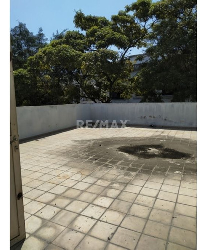 Alquiler Edificio Comercial Los Chaguaramos T300m2 C560m2