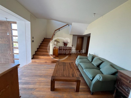 Casa En Venta De 6 Dorm. En Santo Domingo